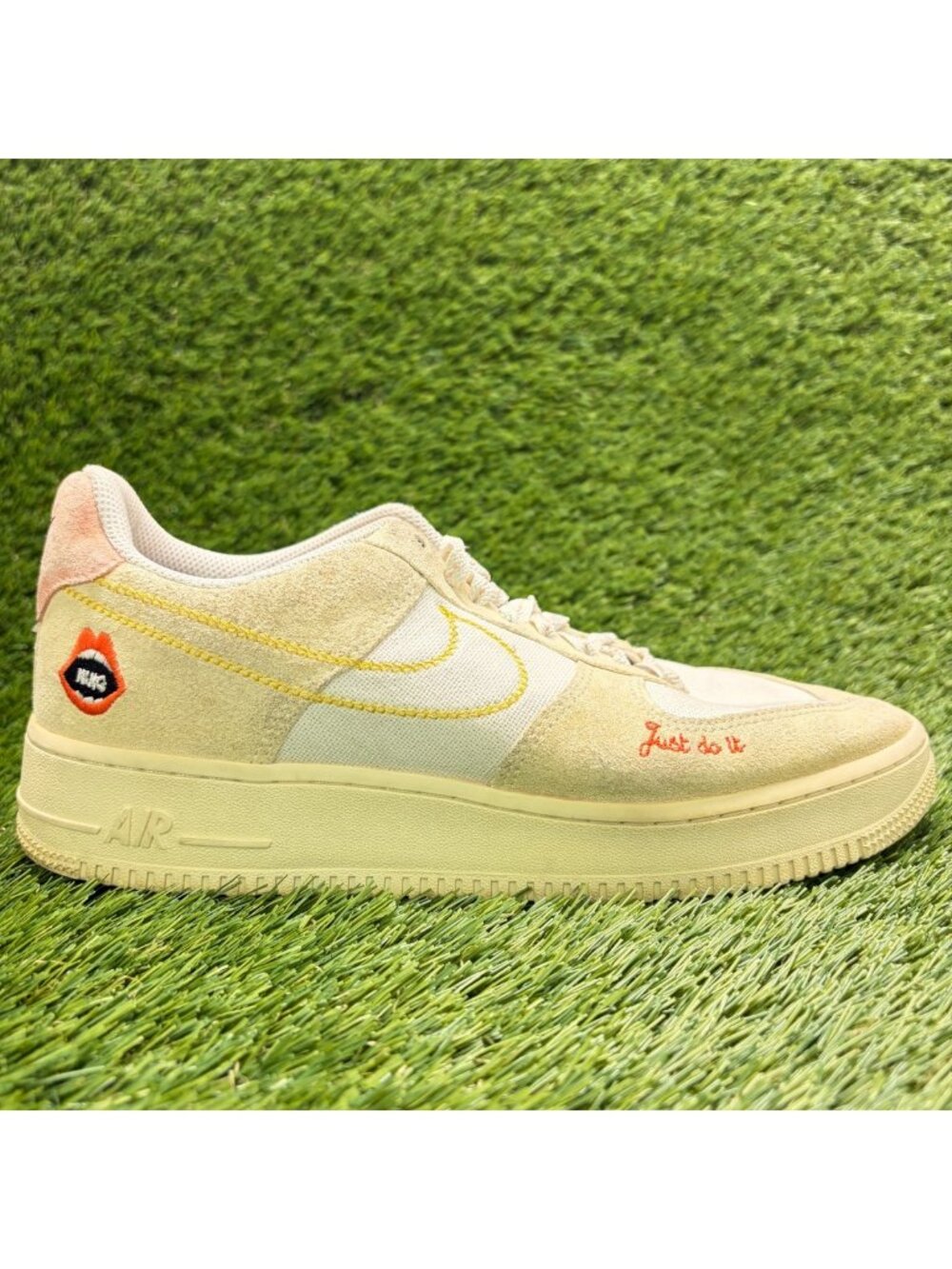 Nike Air Force 1 '07 Low Womens Size 9.5 Yellow Athletic Running Shoes Sneakers